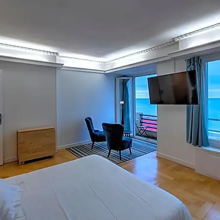 Le De La Hotel