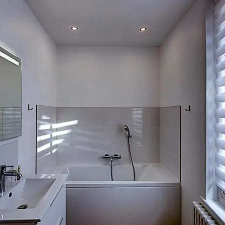 Hotel Le De La 2*